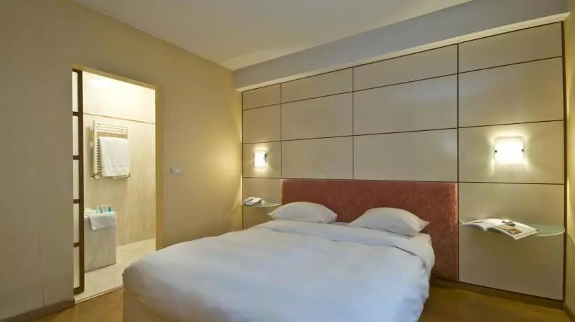 B Aparthotels Louise