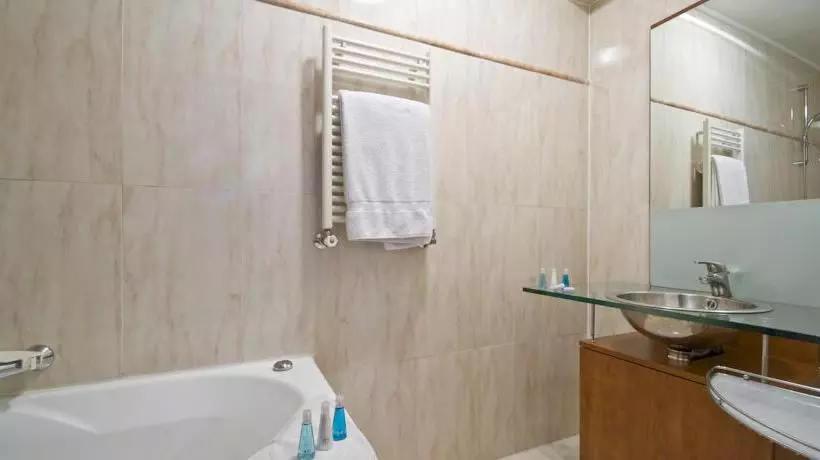 B Aparthotels Louise