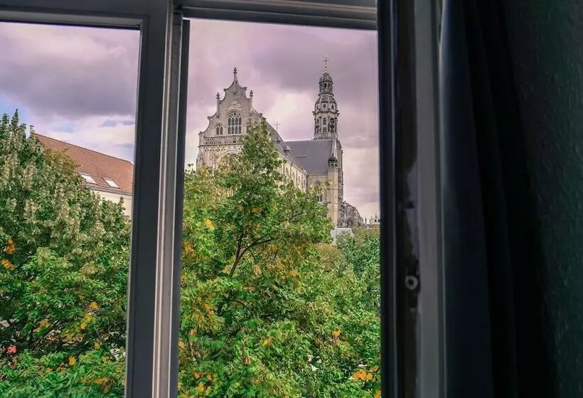 تختخواب و صبحانه Urban Dreams