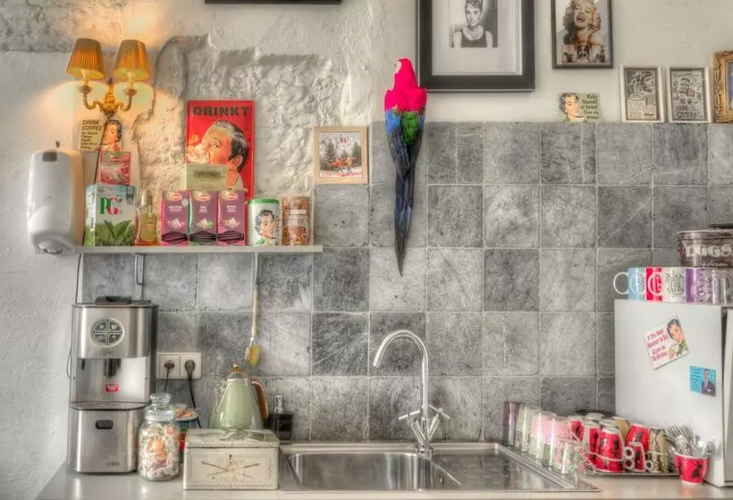 تختخواب و صبحانه Urban Dreams