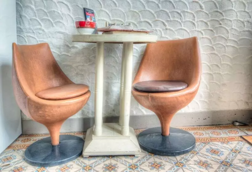 تختخواب و صبحانه Urban Dreams