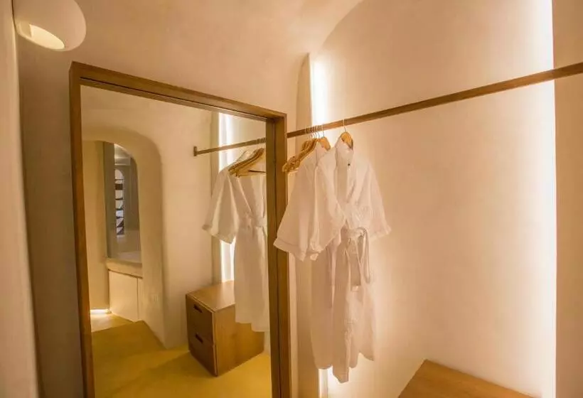 Chic Hotel Santorini