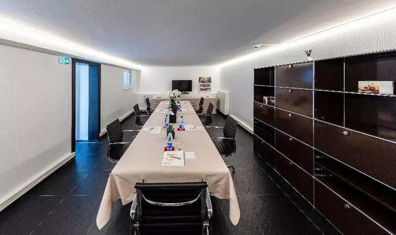 Отель Hôtel Garrigae Villa La Florangerie   Spa & Piscine