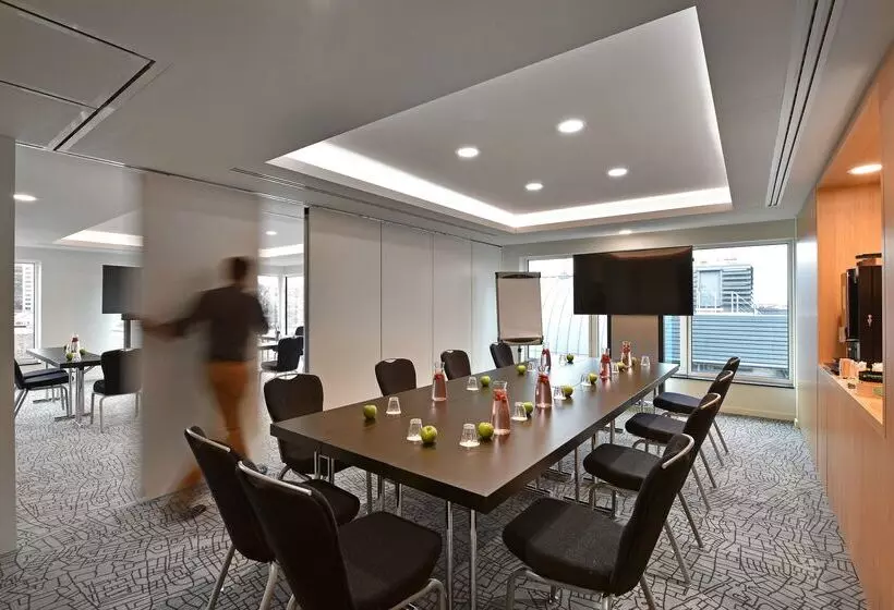 ホテル Park Inn By Radisson Brussels Centre Midi