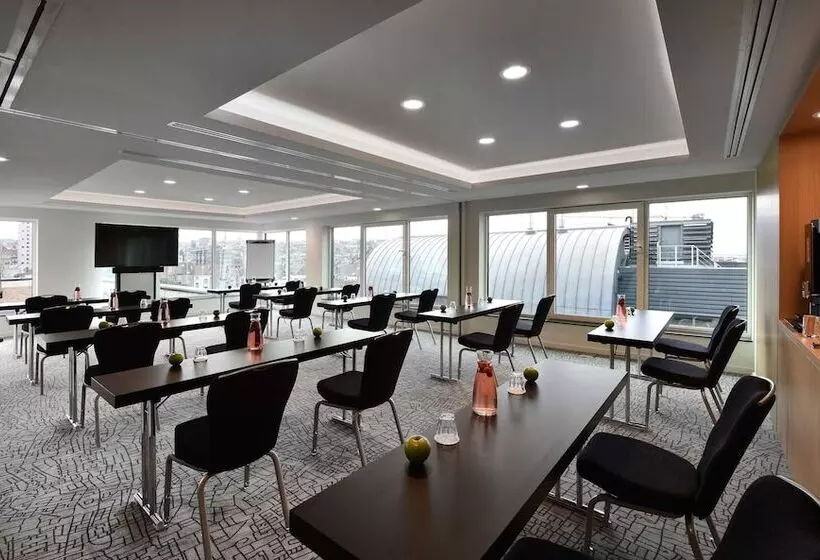 ホテル Park Inn By Radisson Brussels Centre Midi