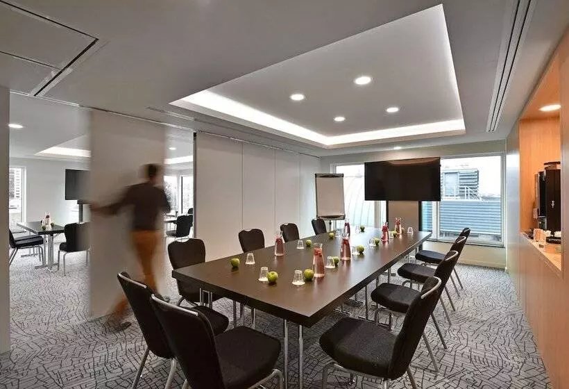 ホテル Park Inn By Radisson Brussels Centre Midi