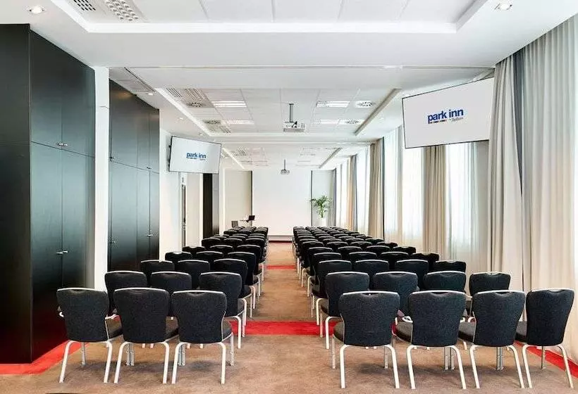 ホテル Park Inn By Radisson Brussels Centre Midi