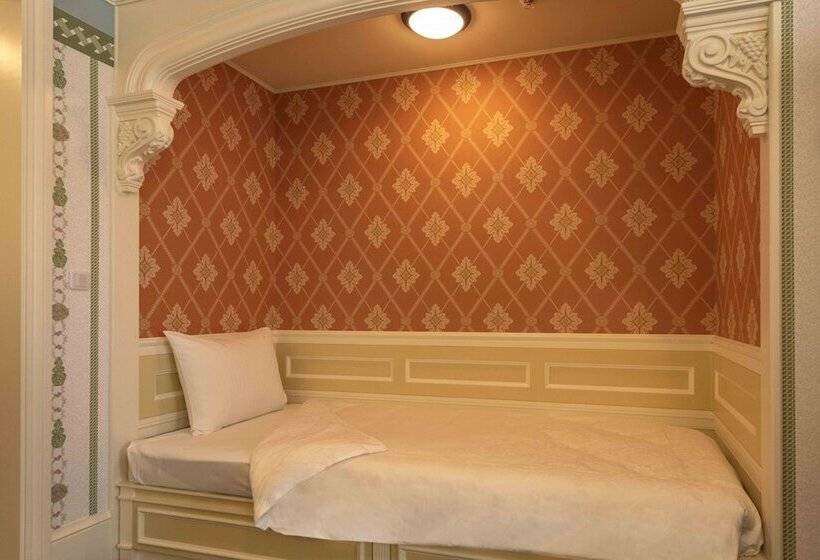 فندق Tokyo Disneyland