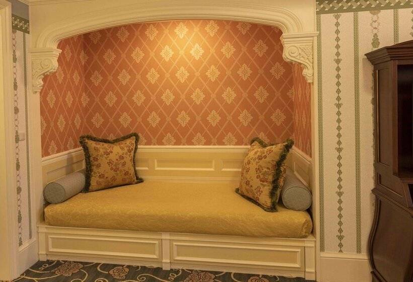 فندق Tokyo Disneyland