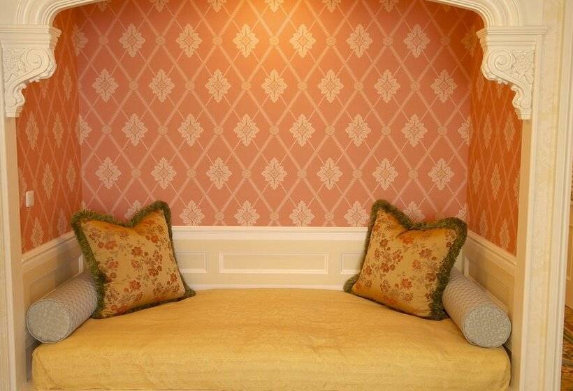 فندق Tokyo Disneyland