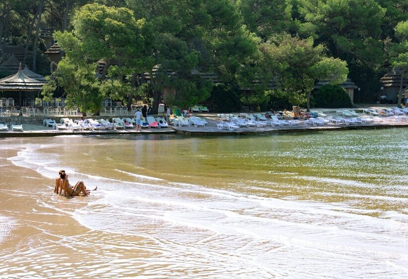 リゾートホテル Pine Beach Pakostane Glamping Homes   All Inclusive Light