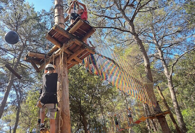 リゾートホテル Pine Beach Pakostane Glamping Homes   All Inclusive Light