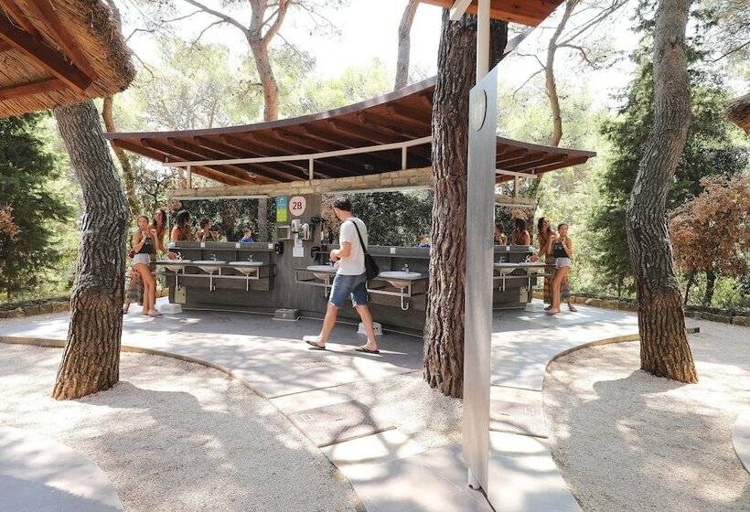 リゾートホテル Pine Beach Pakostane Glamping Homes   All Inclusive Light