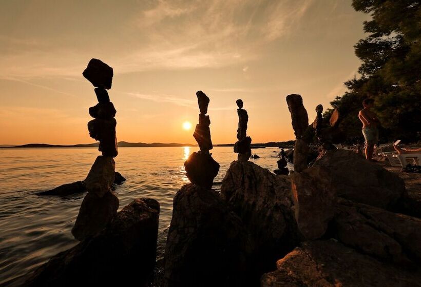 リゾートホテル Pine Beach Pakostane Glamping Homes   All Inclusive Light