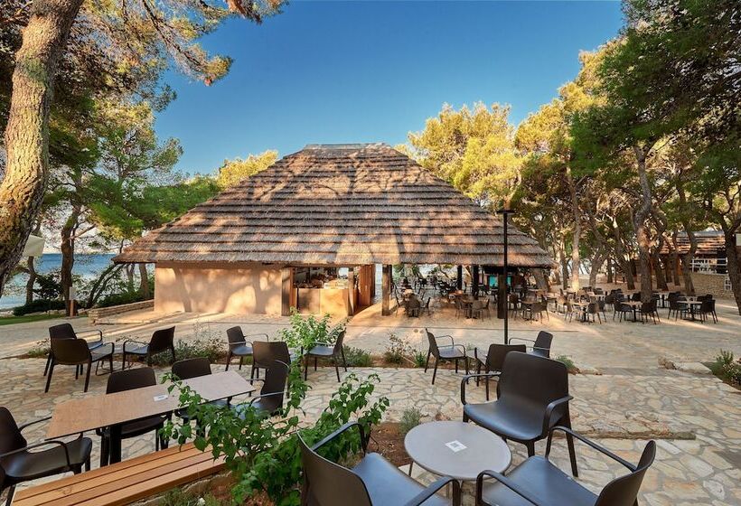 リゾートホテル Pine Beach Pakostane Glamping Homes   All Inclusive Light