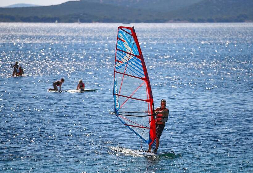 リゾートホテル Pine Beach Pakostane Glamping Homes   All Inclusive Light