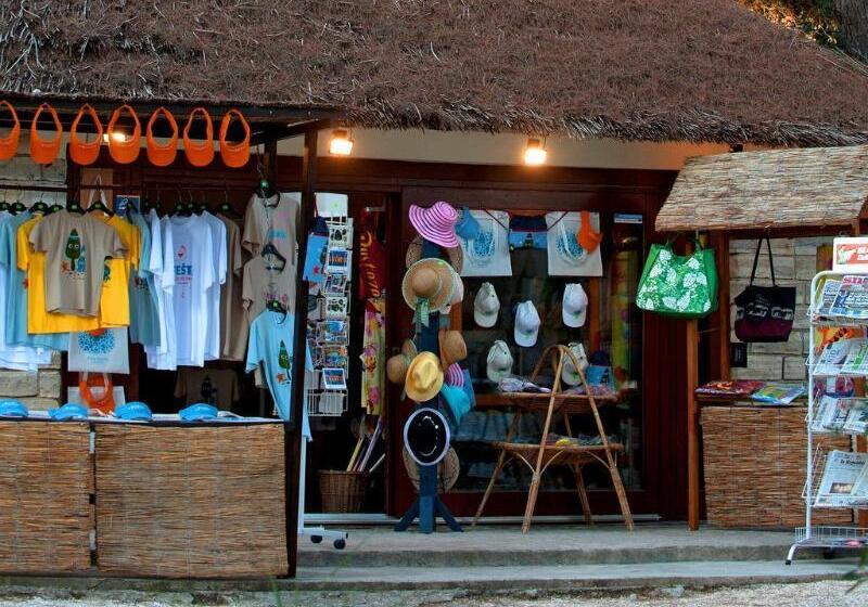 リゾートホテル Pine Beach Pakostane Glamping Homes   All Inclusive Light