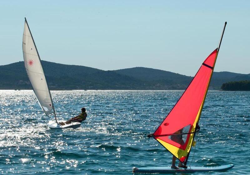 リゾートホテル Pine Beach Pakostane Glamping Homes   All Inclusive Light