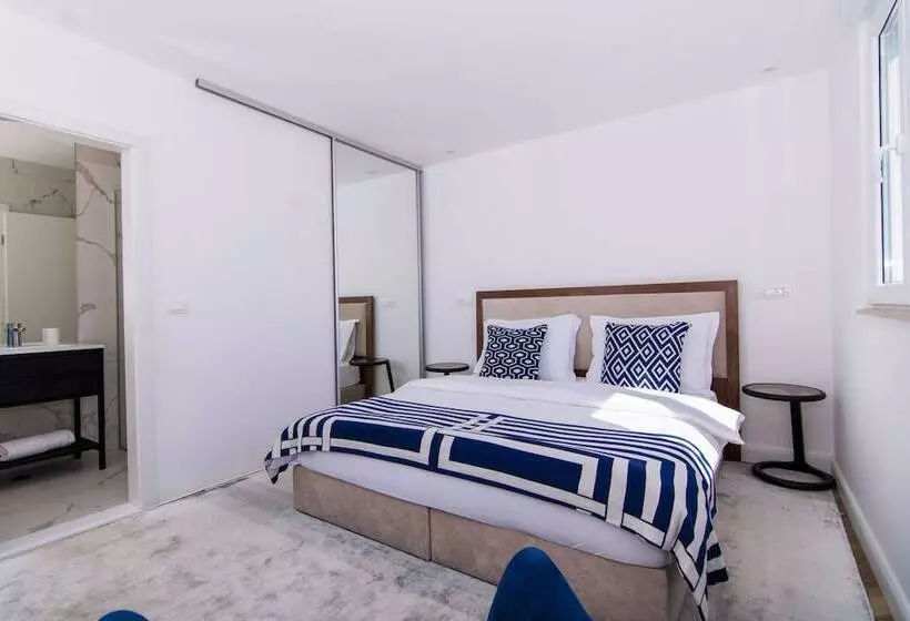 Seafront Luxury Apartments Fun