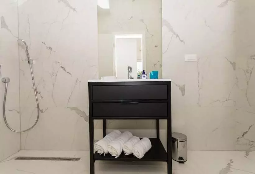 Seafront Luxury Apartments Fun