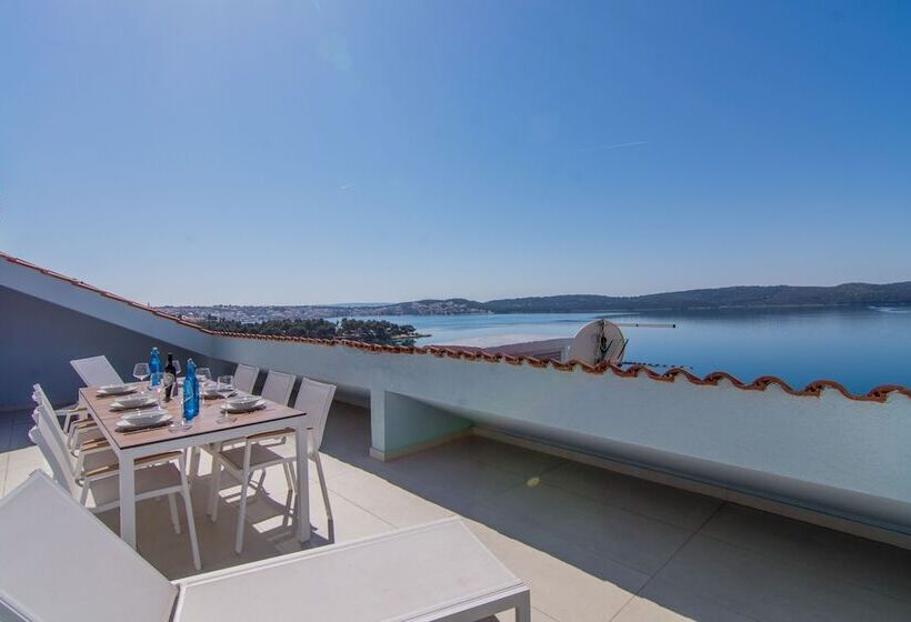 Seafront Luxury Apartments Fun