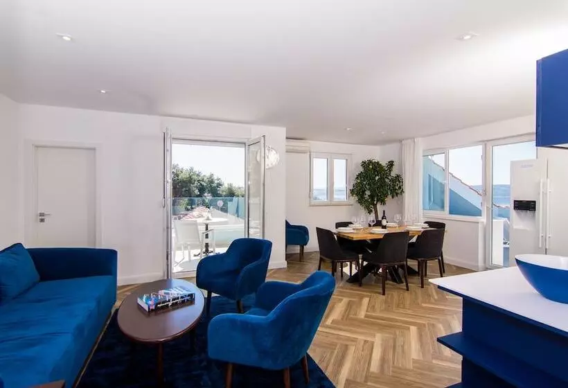 Seafront Luxury Apartments Fun