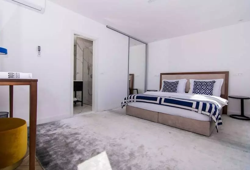 Seafront Luxury Apartments Fun