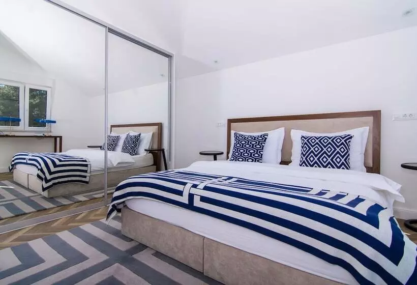 Seafront Luxury Apartments Fun