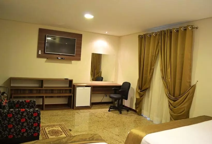 Colonial Plaza Hotel Pindamonhangaba