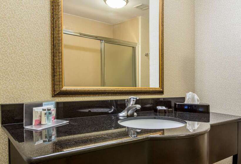 Отель Hampton Inn Clearfield