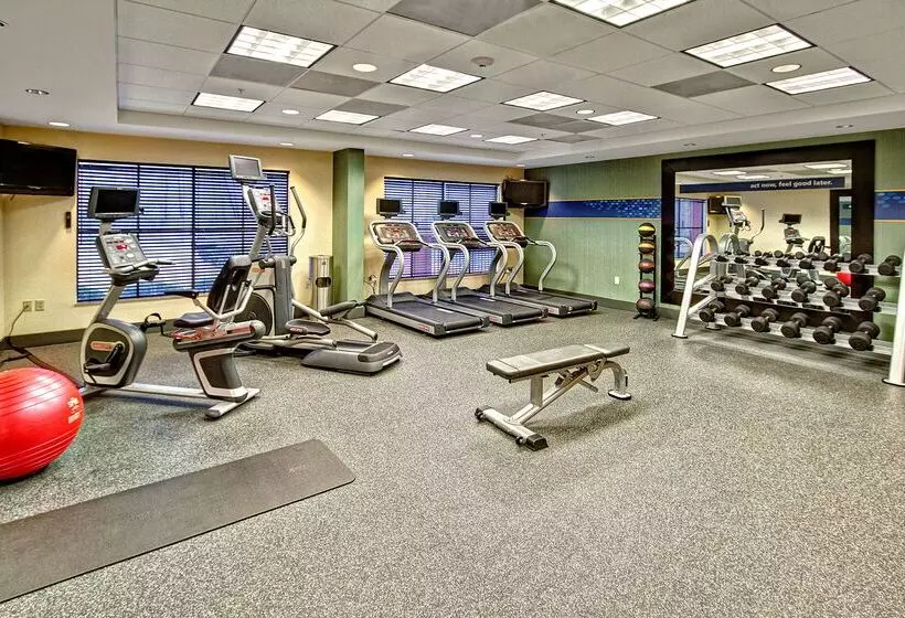 Отель Hampton Inn Cleveland, Ms