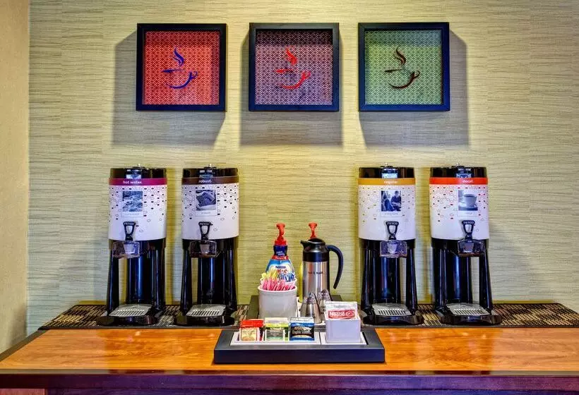 Отель Hampton Inn Cleveland, Ms