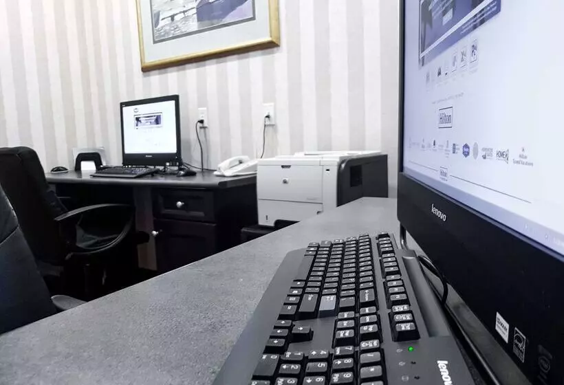 酒店 Hampton Inn & Suites By Hilton Edmonton Intl Airport