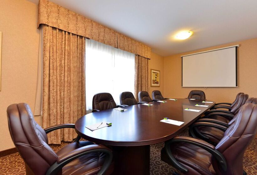 هتل Hampton Inn & Suites By Hilton Edmonton Intl Airport