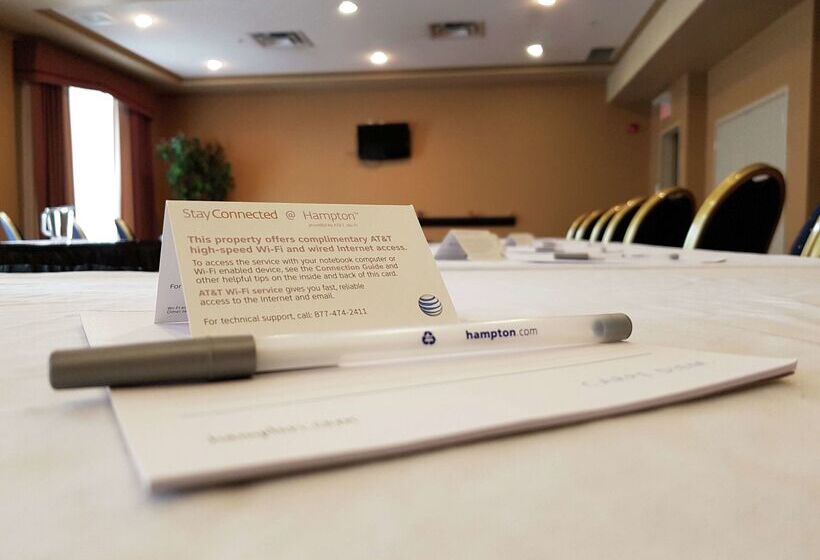 هتل Hampton Inn & Suites By Hilton Edmonton Intl Airport