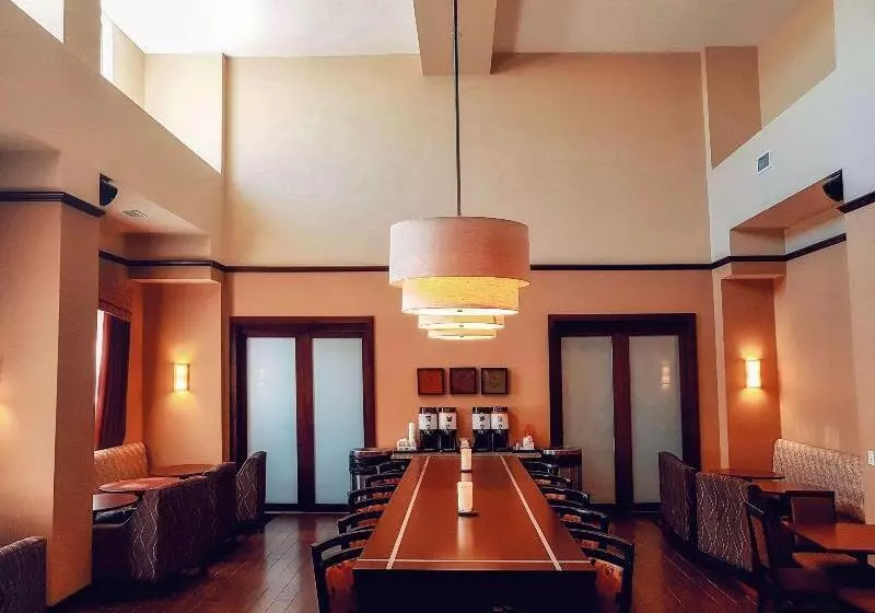 酒店 Hampton Inn & Suites By Hilton Edmonton Intl Airport