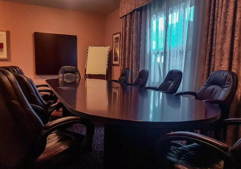 酒店 Hampton Inn & Suites By Hilton Edmonton Intl Airport