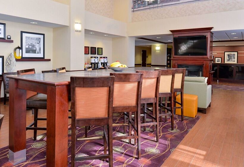 فندق Hampton Inn & Suites Daytonvandalia