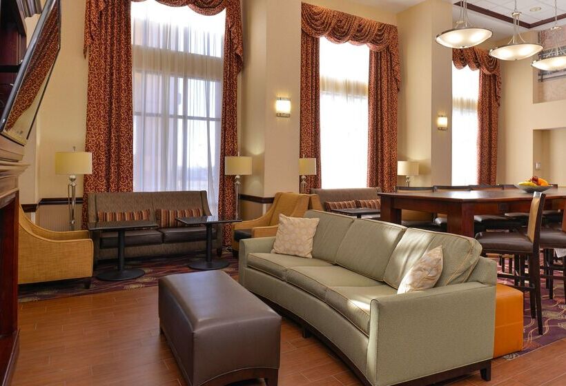 فندق Hampton Inn & Suites Daytonvandalia