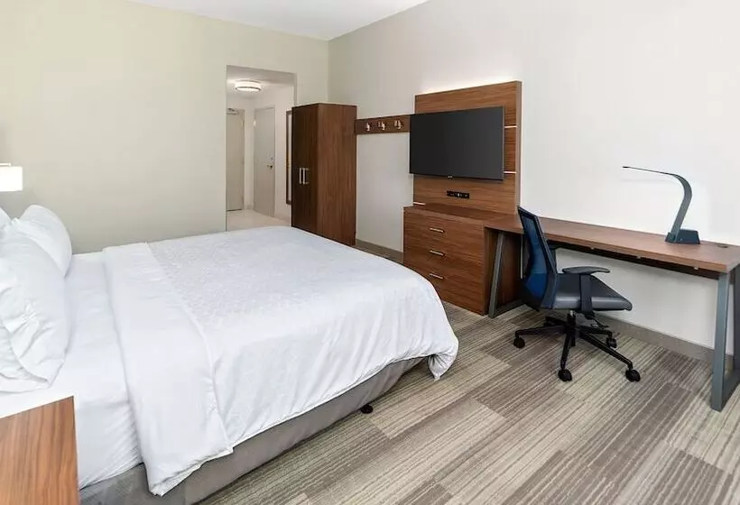 فندق Holiday Inn Express & Suites Dinuba West, An Ihg