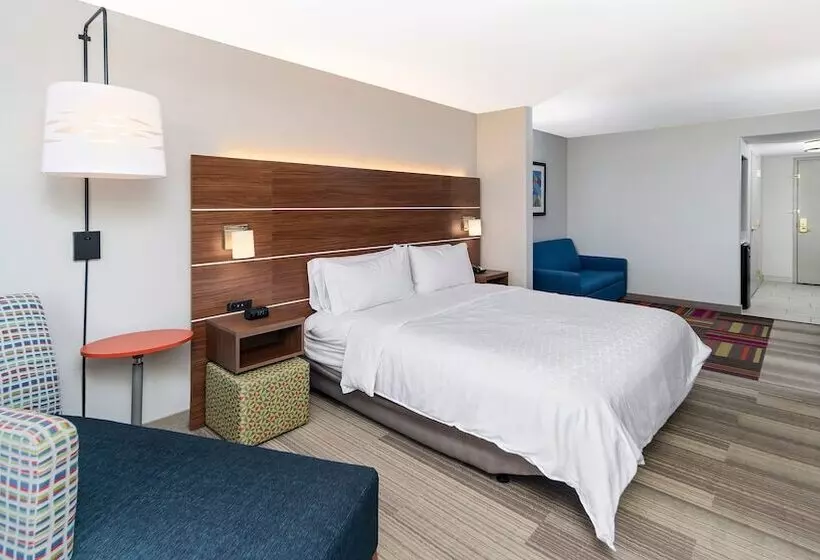 فندق Holiday Inn Express & Suites Dinuba West, An Ihg