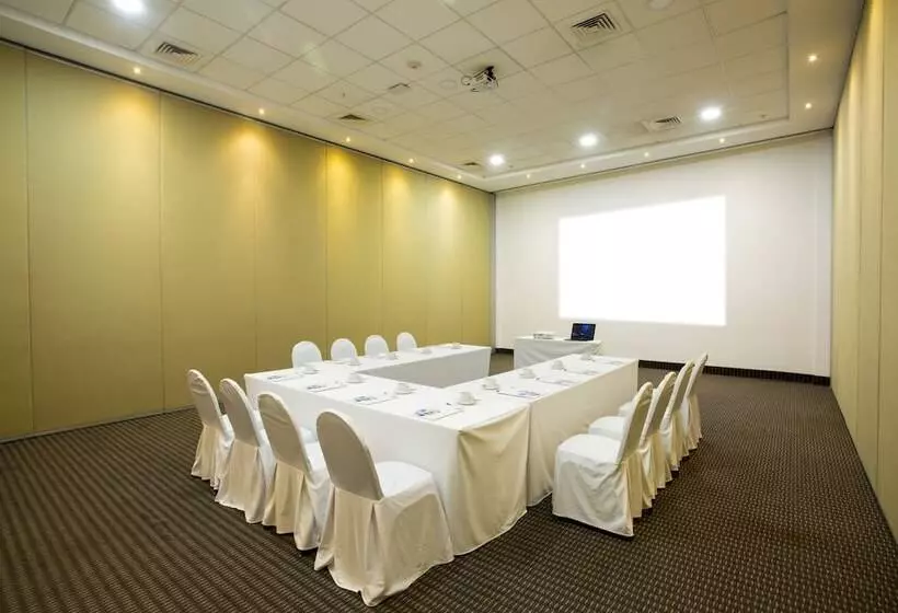 هتل Holiday Inn Express Mérida, An Ihg