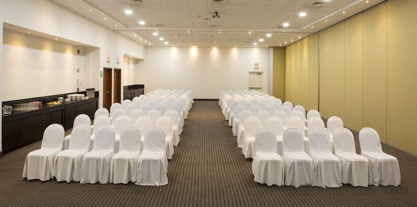 Otel Holiday Inn Express Mérida, An Ihg