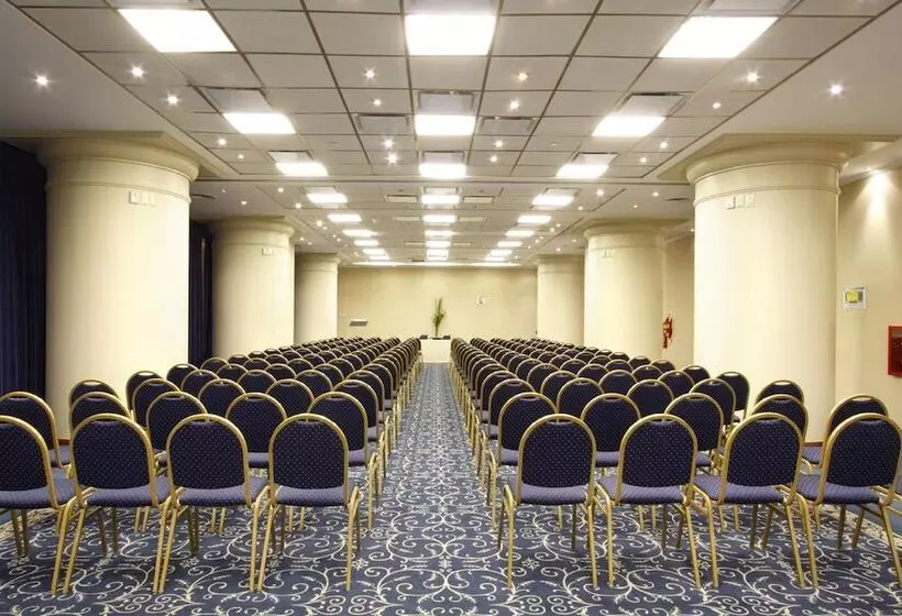 هتل Intersur Recoleta