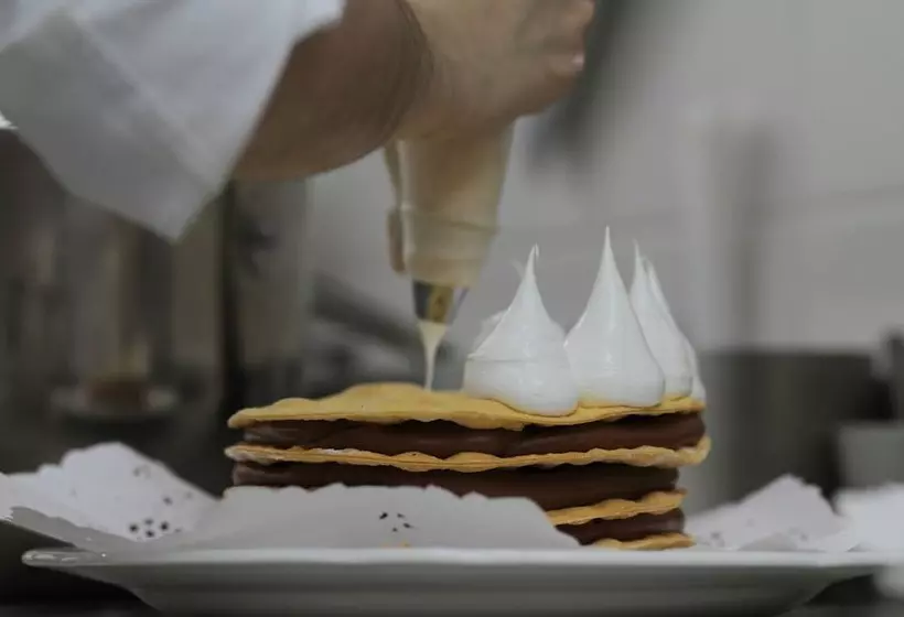 هتل Intersur Recoleta