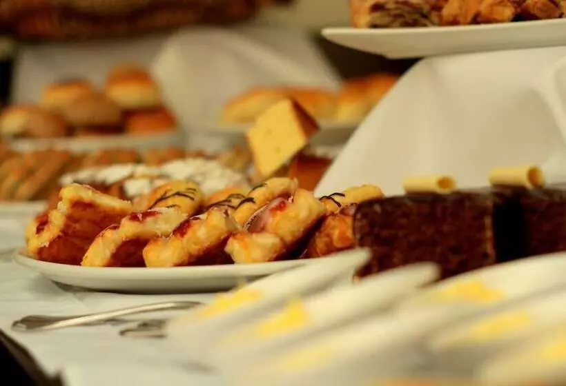 هتل Intersur Recoleta