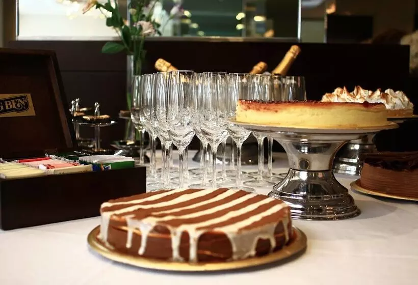 هتل Intersur Recoleta