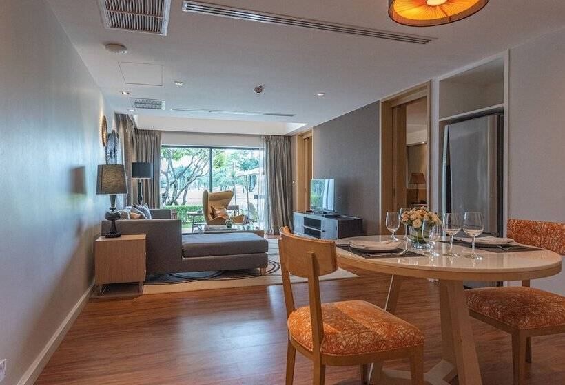 Summit Windmill Golf Suite Hotel At Suvarnabhumi