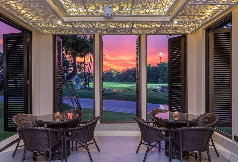 Summit Windmill Golf Suite Hotel At Suvarnabhumi