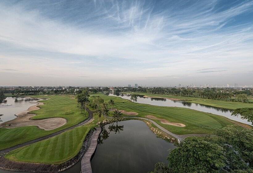 Summit Windmill Golf Suite Hotel At Suvarnabhumi